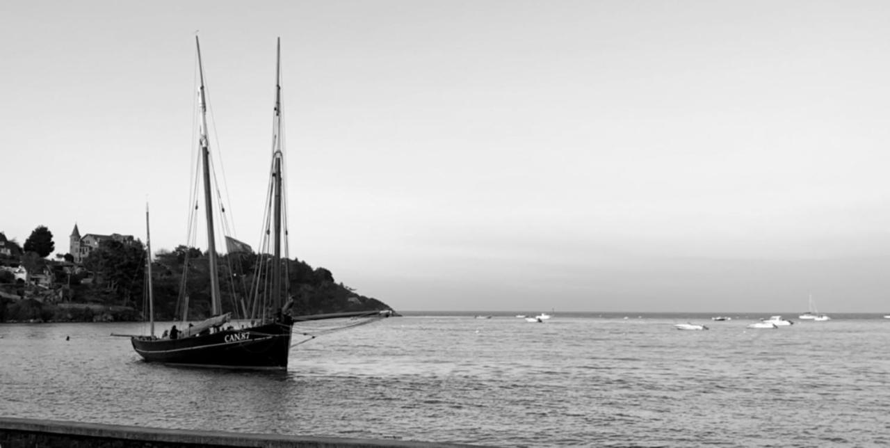 Les Pieds Dans L'eau 2 Bed & Breakfast Cancale